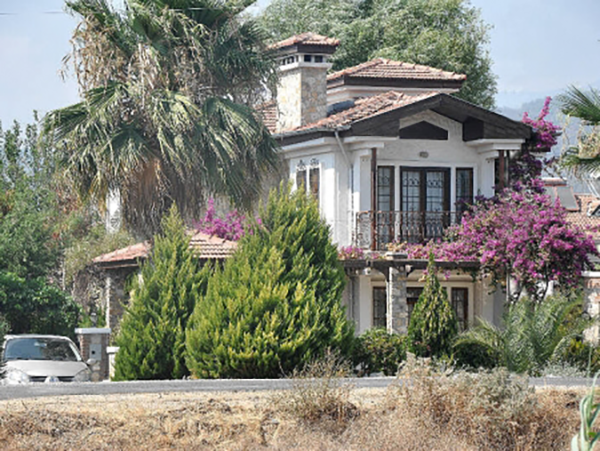 Villa Sitesi, Ali Fuat Aşkın